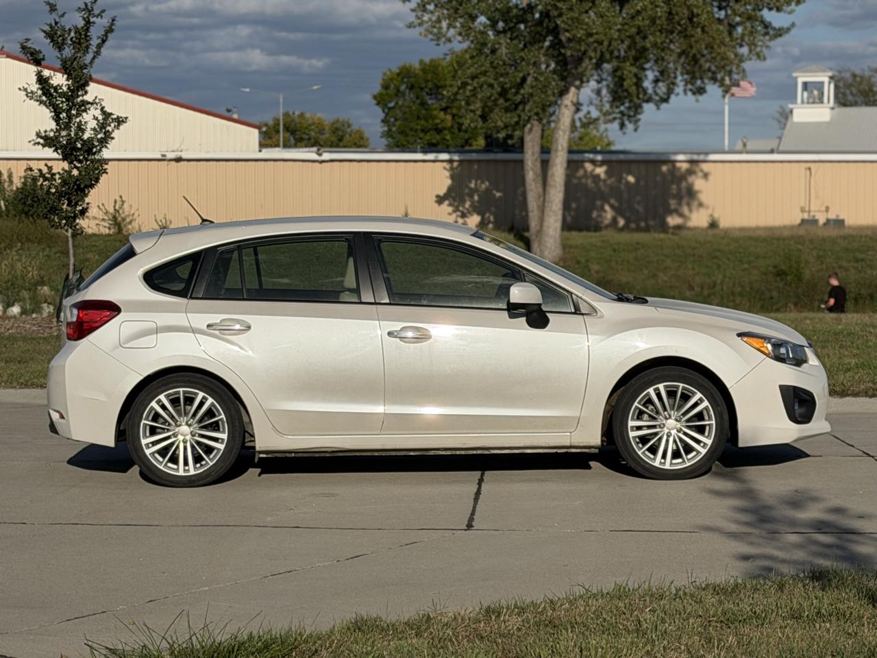 Subaru Impreza Limited 4D Wagon 2014