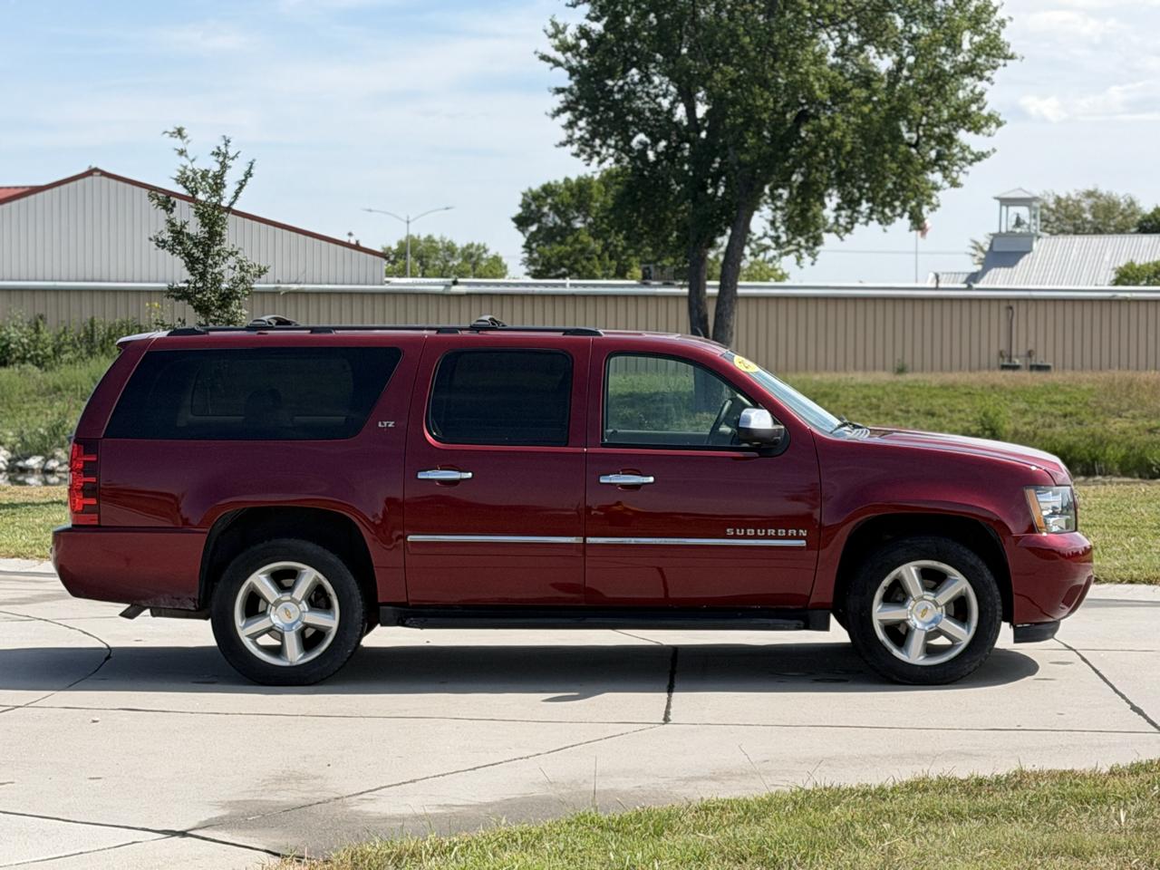 Chevrolet Suburban LTZ 1500 4WD 2010