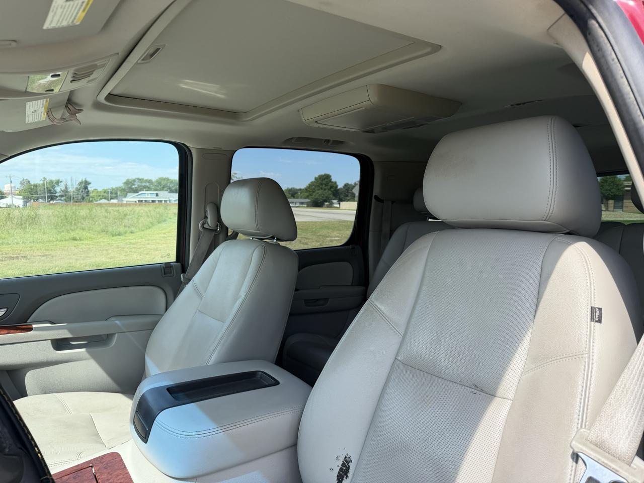 Chevrolet Suburban LTZ 1500 4WD 2010