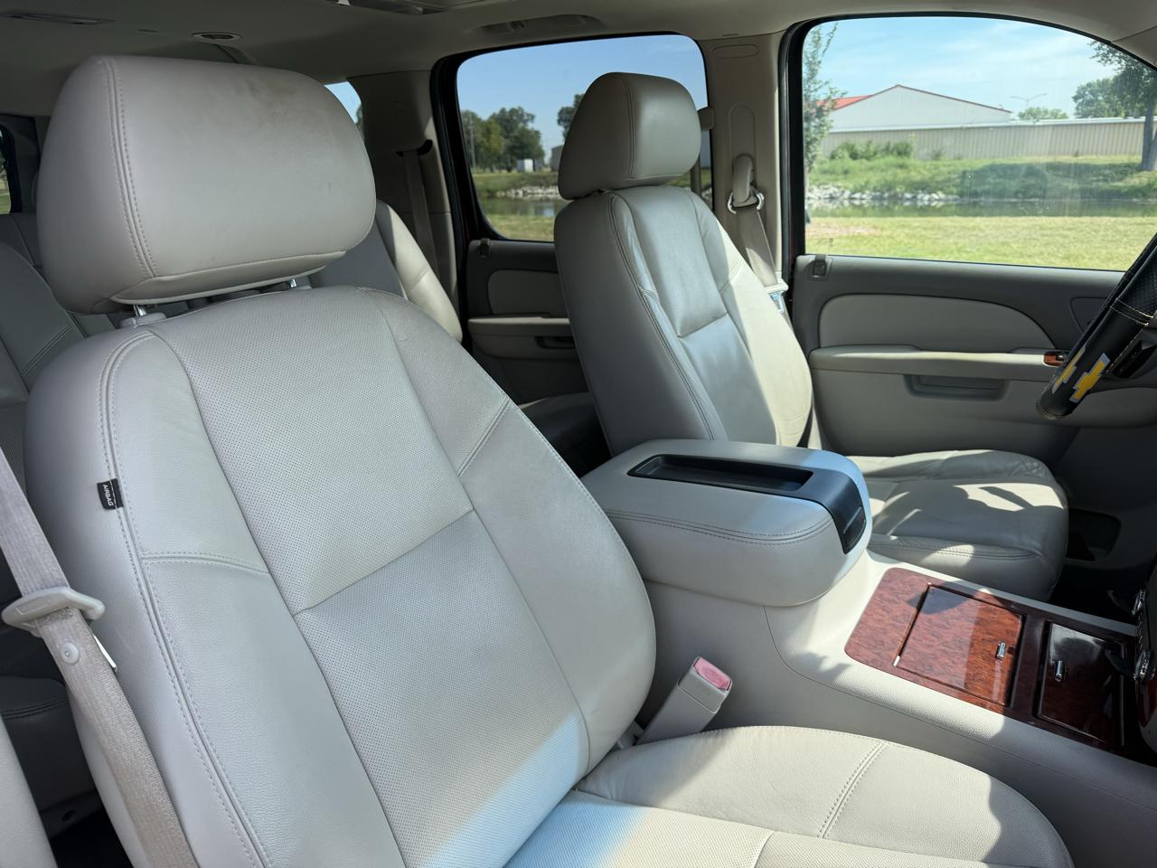 Chevrolet Suburban LTZ 1500 4WD 2010