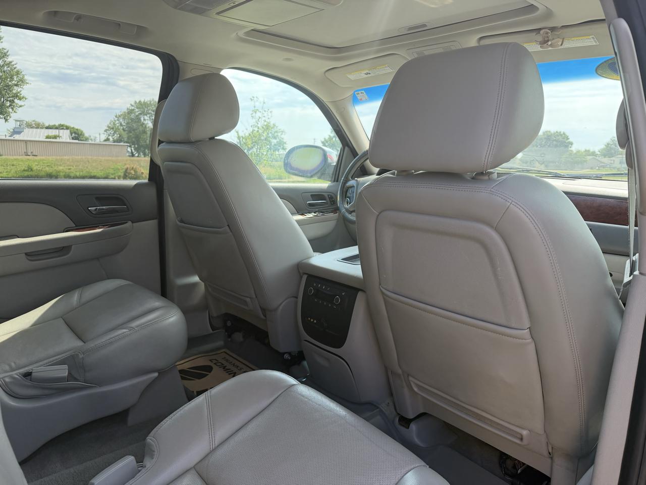 Chevrolet Suburban LTZ 1500 4WD 2010