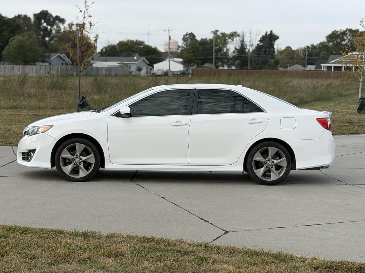 Toyota Camry SE V6 2012