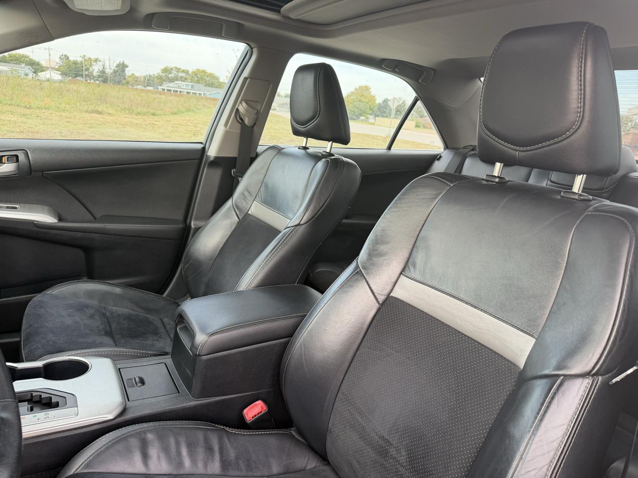 Toyota Camry SE V6 2012