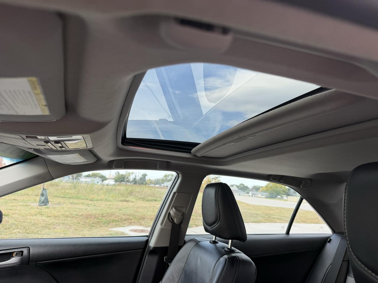 Toyota Camry SE V6 2012