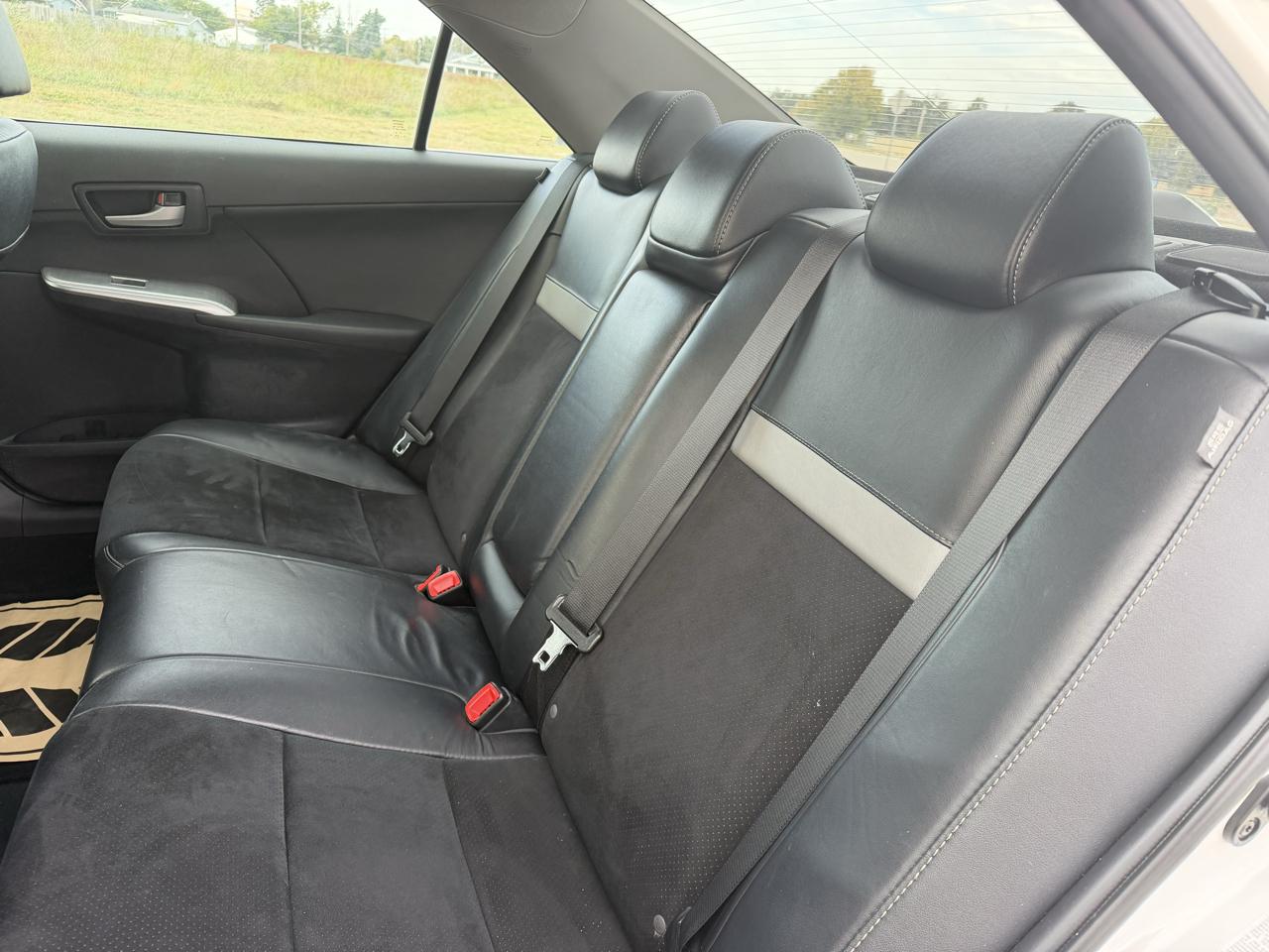 Toyota Camry SE V6 2012