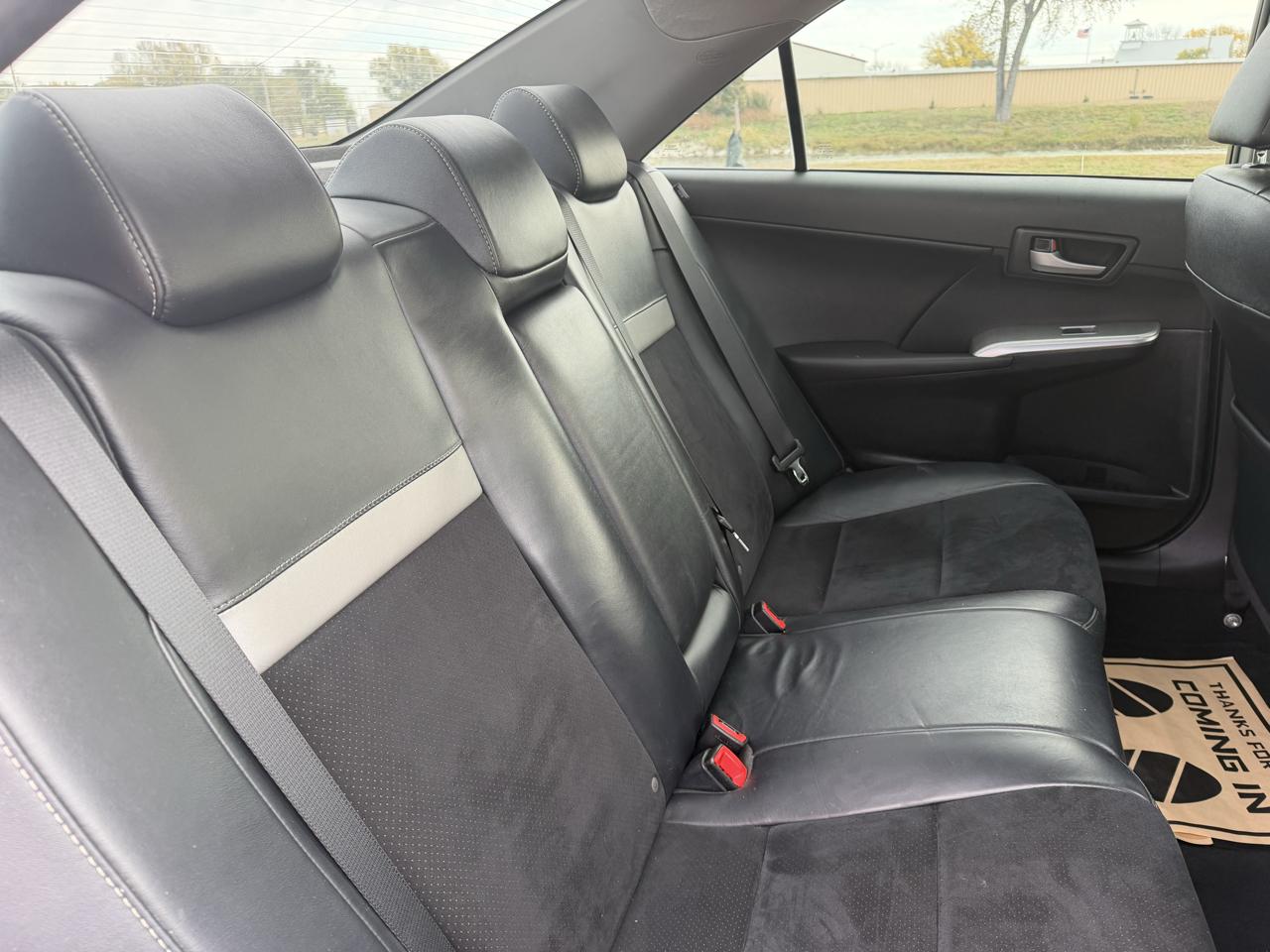 Toyota Camry SE V6 2012