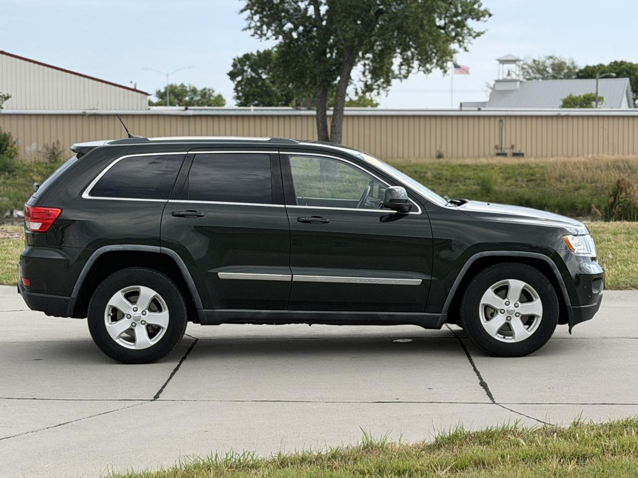 Jeep Grand Cherokee Laredo 4WD 2011