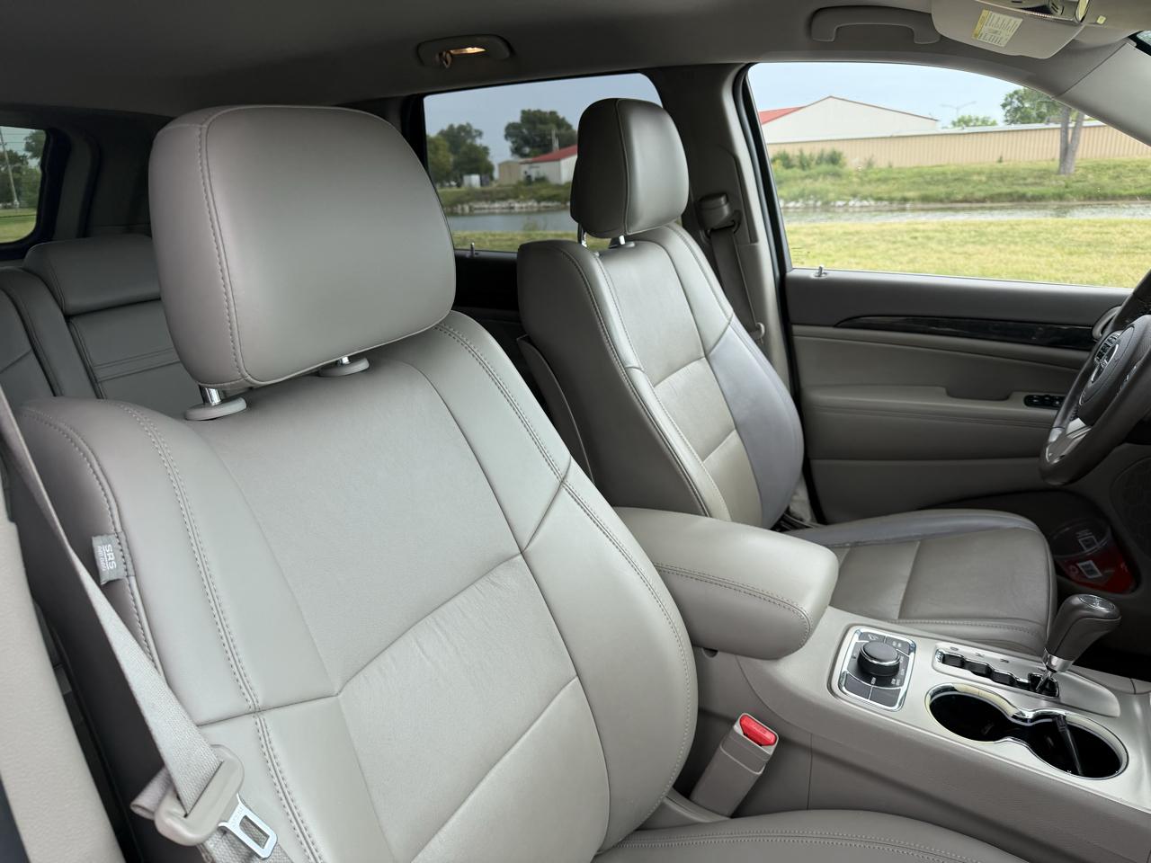 Jeep Grand Cherokee Laredo 4WD 2011