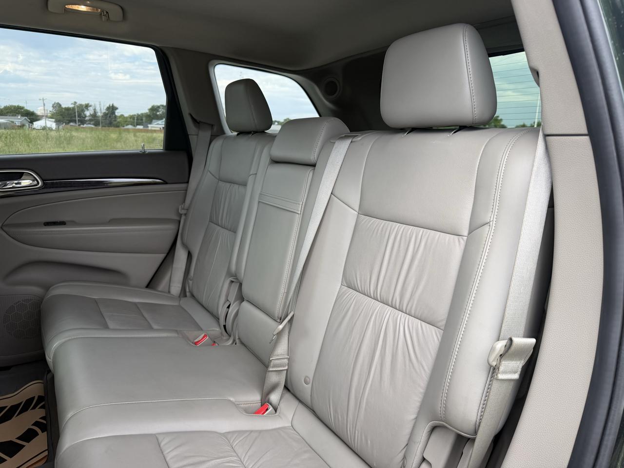 Jeep Grand Cherokee Laredo 4WD 2011
