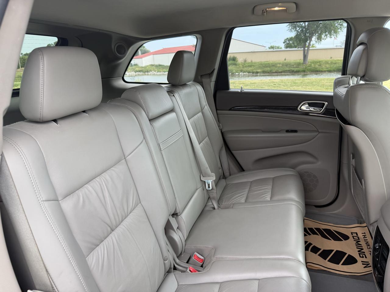 Jeep Grand Cherokee Laredo 4WD 2011