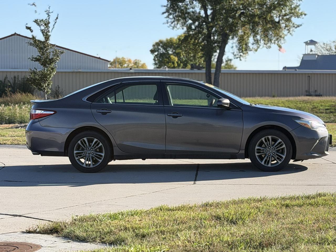 Toyota Camry SE 2017