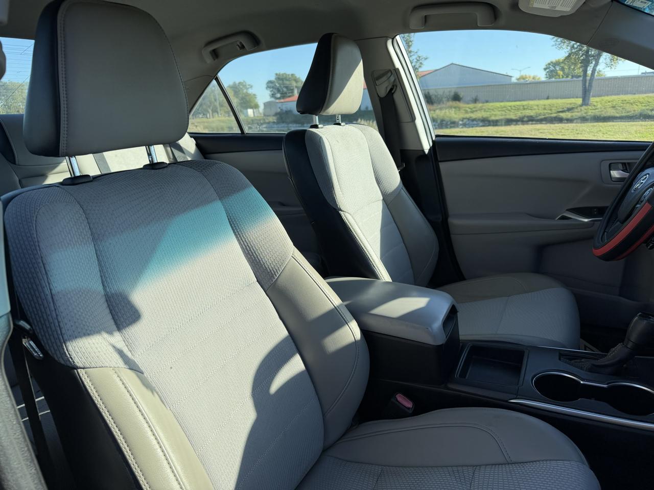 Toyota Camry SE 2017