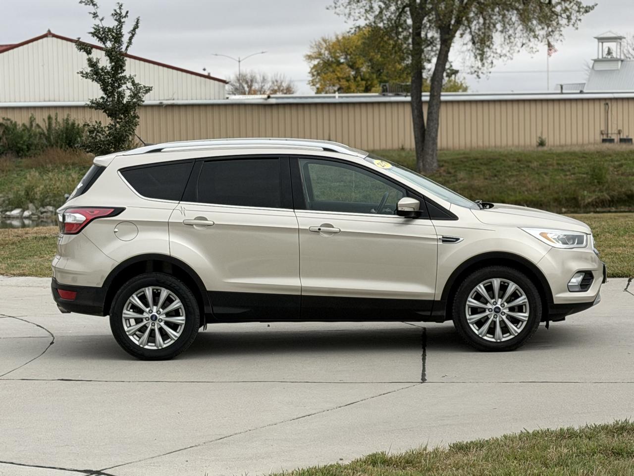 Ford Escape Titanium FWD 2017