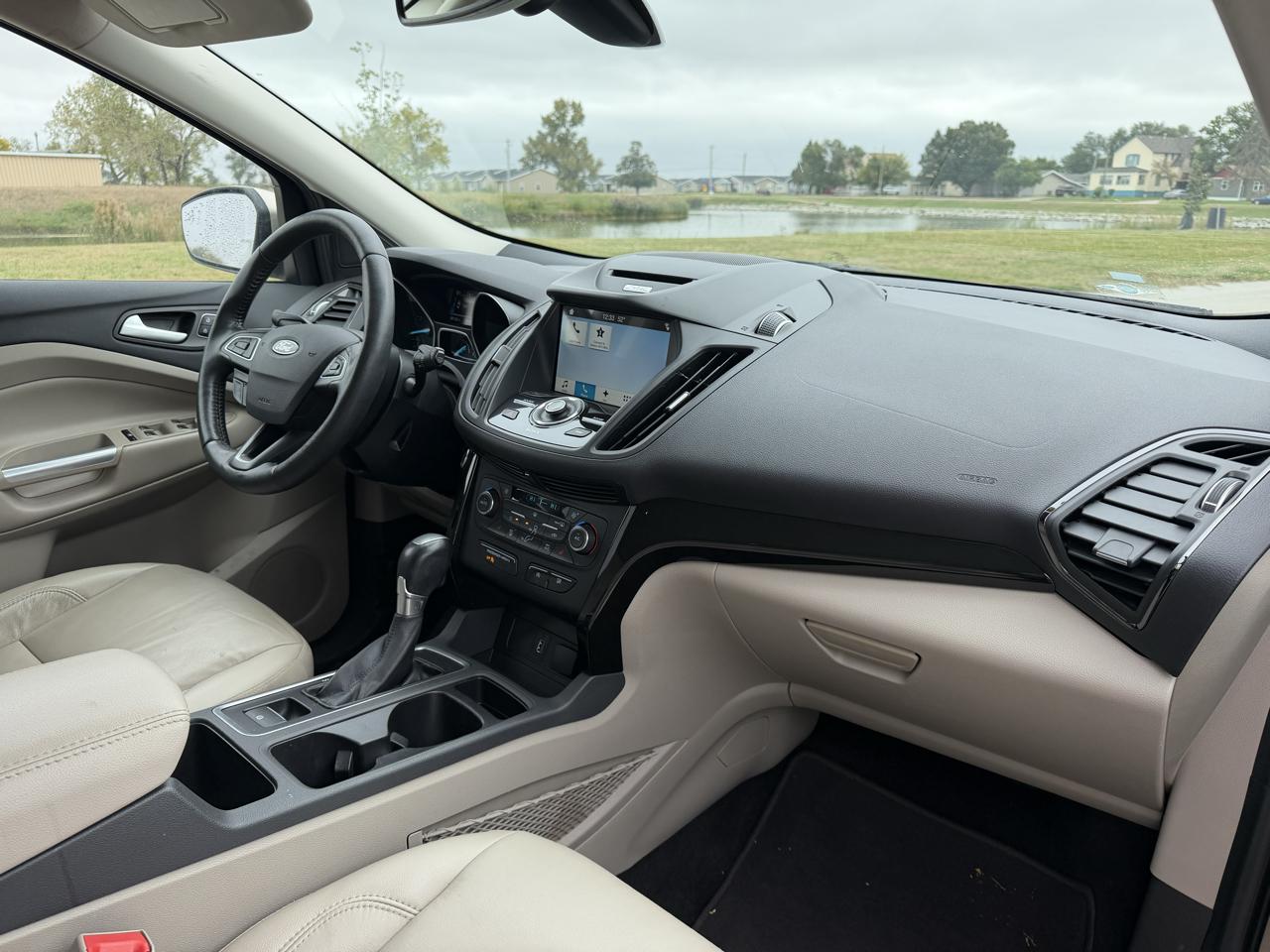 Ford Escape Titanium FWD 2017