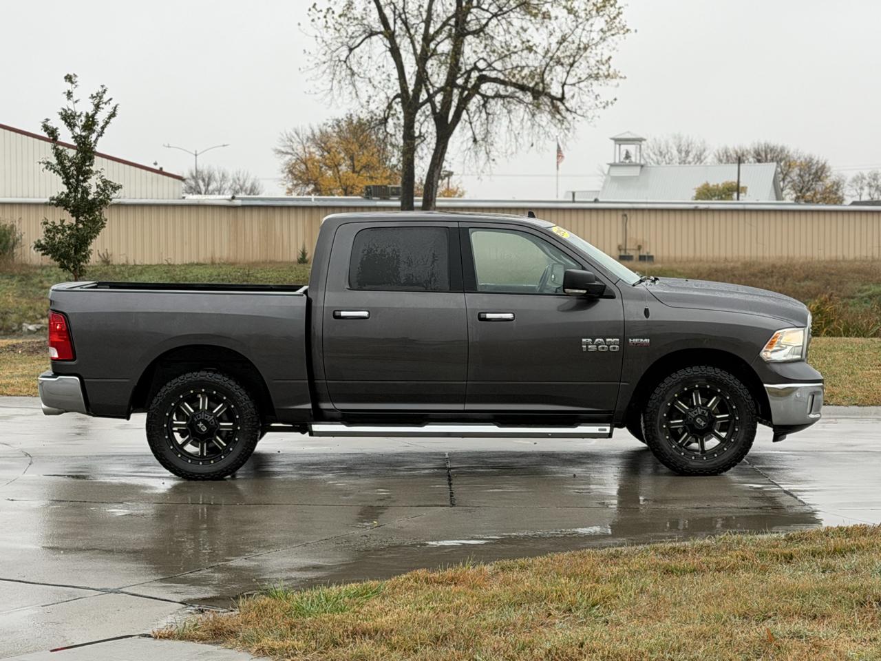 RAM 1500 SLT Crew Cab SWB 4WD 2018