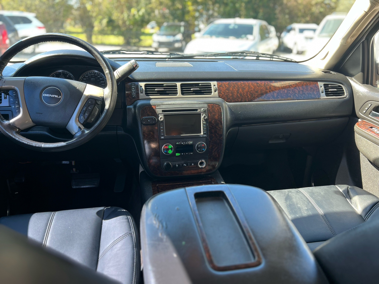 GMC Yukon AWD 4dr 1500 Denali 2011 GMC Yukon AWD 4dr 1500 Denali 2011