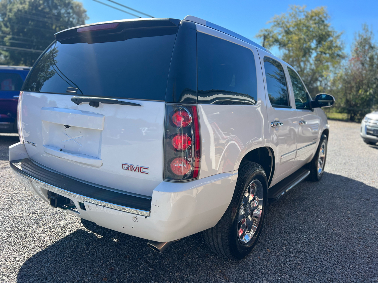 GMC Yukon AWD 4dr 1500 Denali 2011 GMC Yukon AWD 4dr 1500 Denali 2011