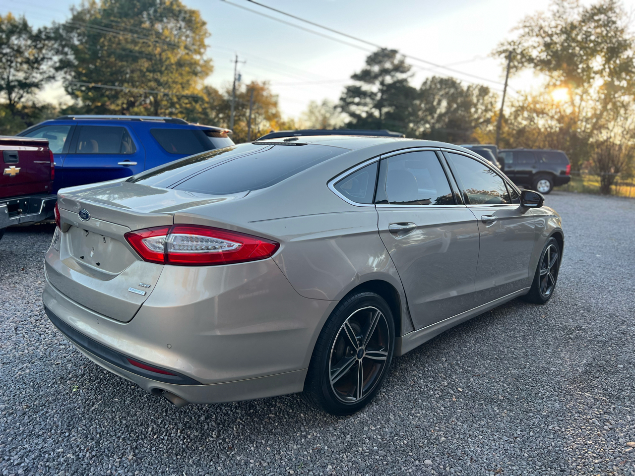 Ford Fusion 4dr Sdn SE FWD 2015 Ford Fusion 4dr Sdn SE FWD 2015