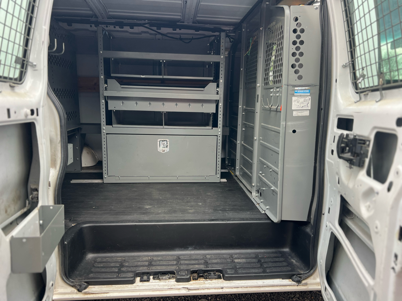 Chevrolet Express Cargo Van RWD 2500 135" 2017