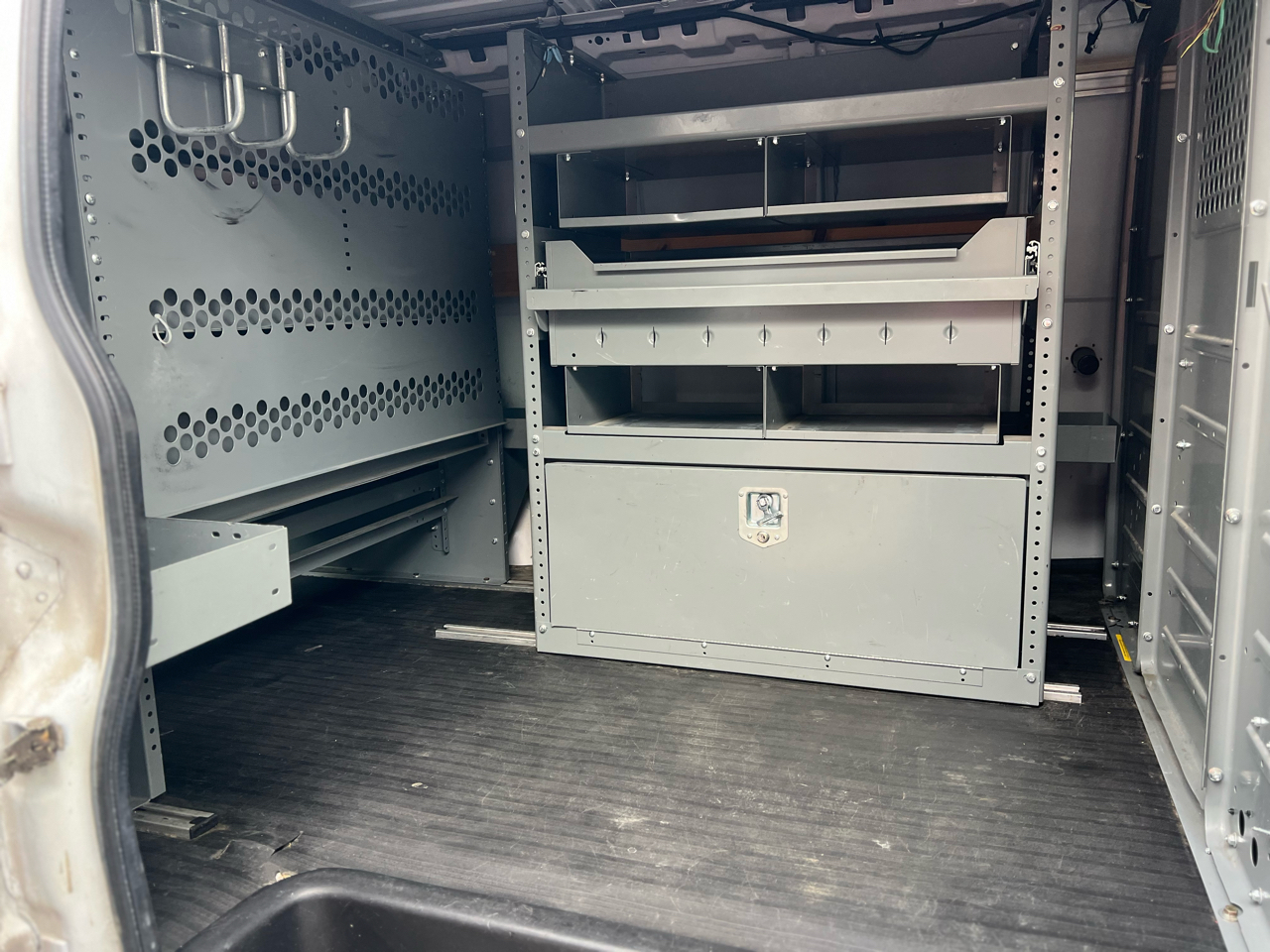 Chevrolet Express Cargo Van RWD 2500 135" 2017