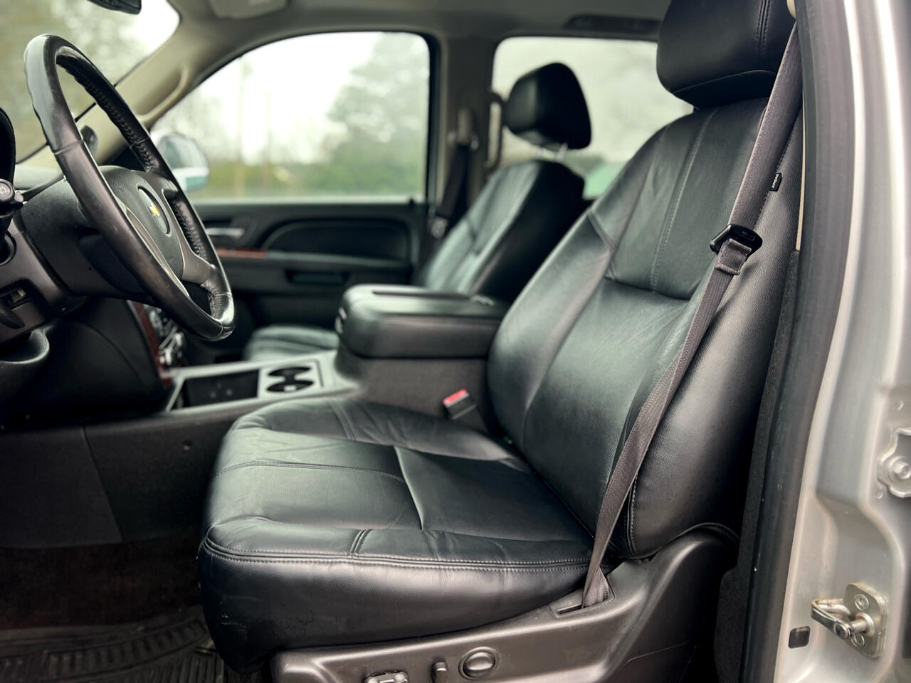 Chevrolet Suburban 2WD 4dr LT 2014