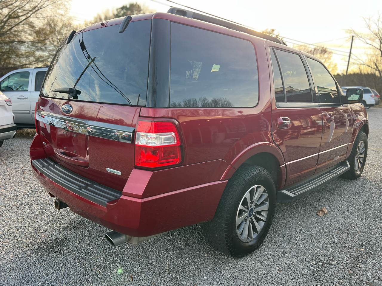 Ford Expedition 119" XLT 4WD 2017