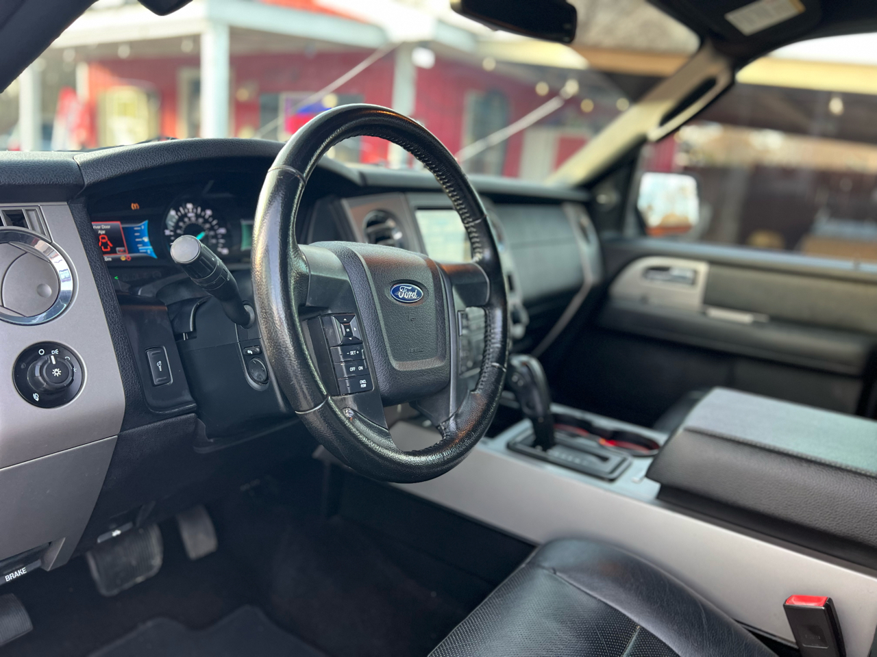 Ford Expedition 119" XLT 4WD 2017