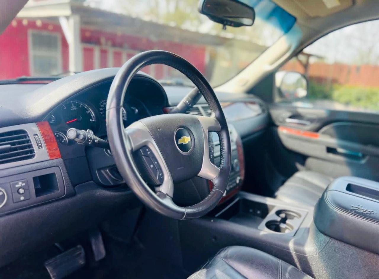Chevrolet Tahoe 2WD 4dr 1500 LT 2012