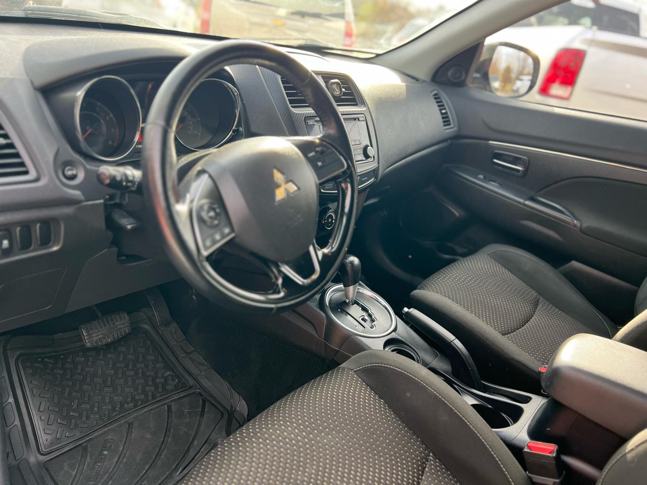 Mitsubishi Outlander Sport 2WD 4dr CVT 2.0 ES 2016