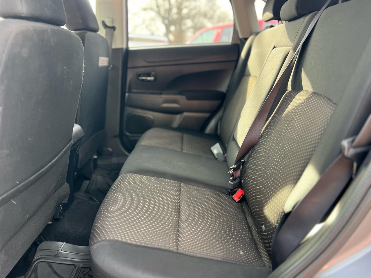 Mitsubishi Outlander Sport 2WD 4dr CVT 2.0 ES 2016