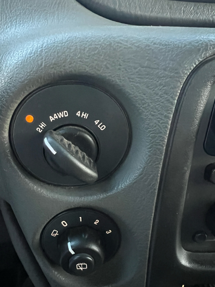 Chevrolet TrailBlazer 4dr 4WD LS 2004