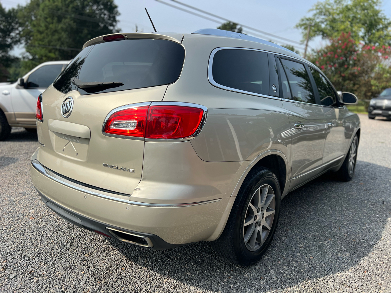 Buick Enclave FWD 4dr Leather 2015