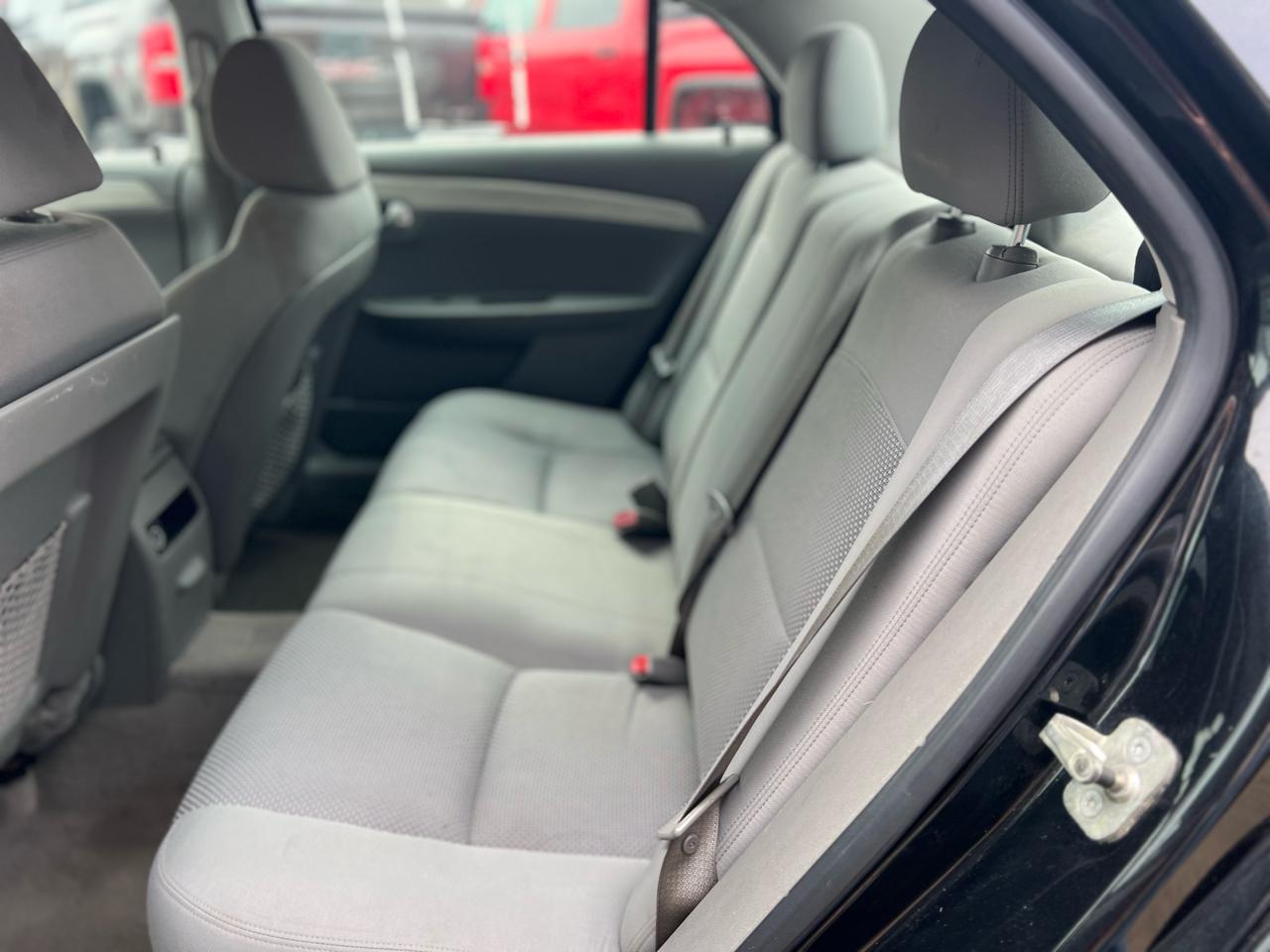 Chevrolet Malibu 4dr Sdn LS w/1LS 2011