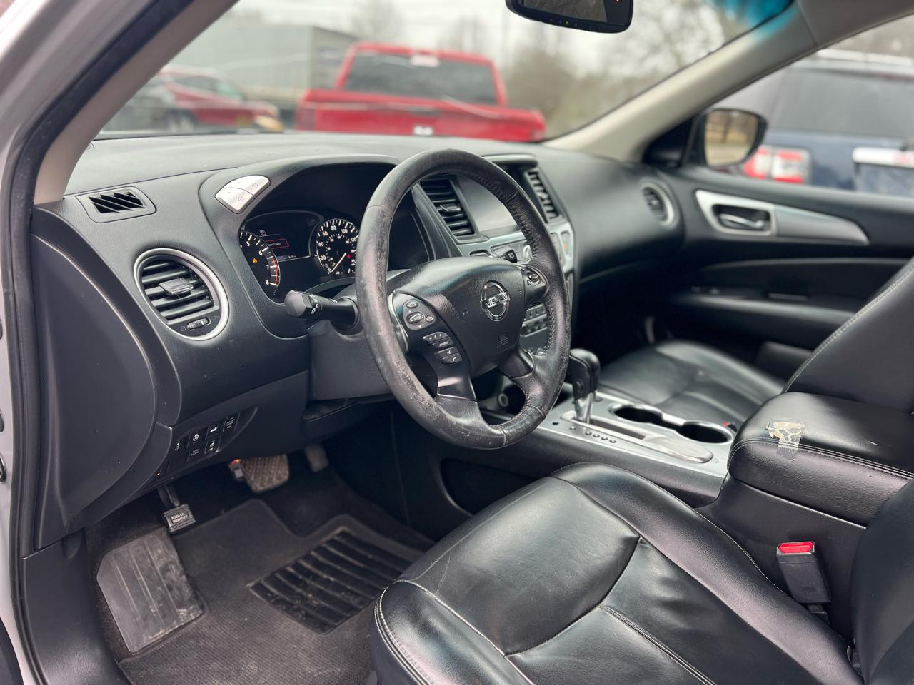 Nissan Pathfinder FWD Platinum 2017