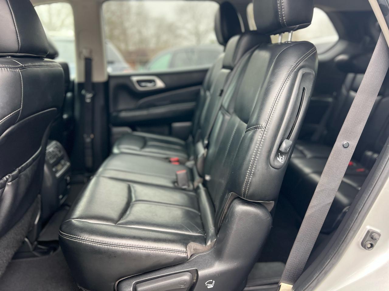 Nissan Pathfinder FWD Platinum 2017