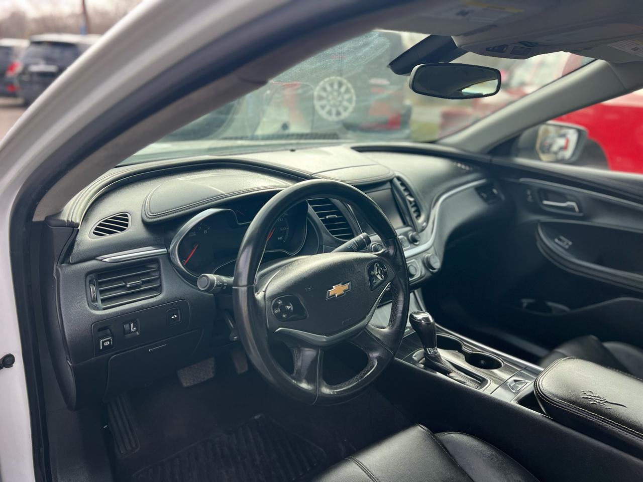 Chevrolet Impala 4dr Sdn LT w/1LT 2018