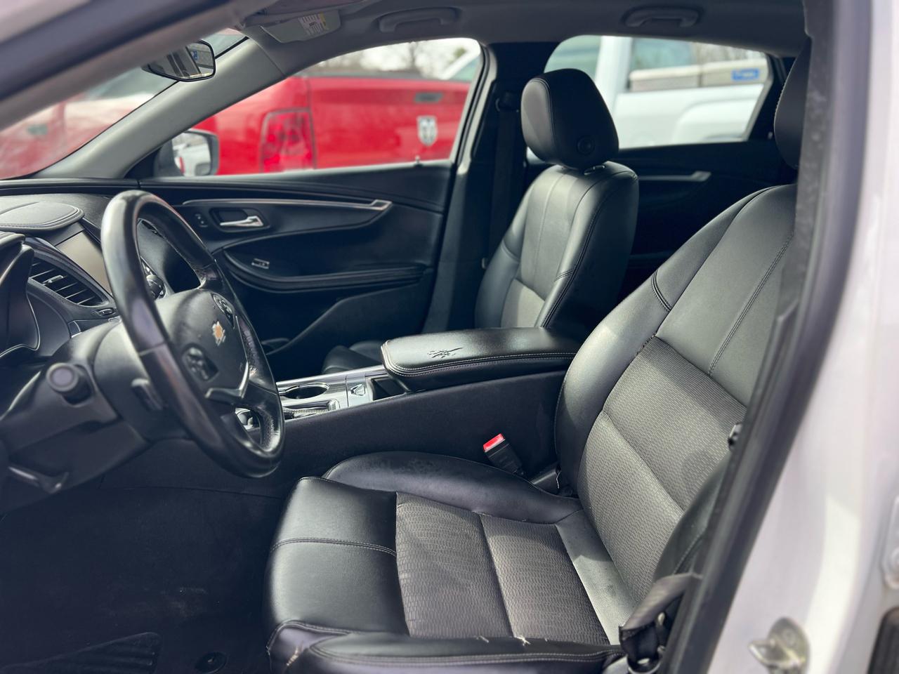 Chevrolet Impala 4dr Sdn LT w/1LT 2018