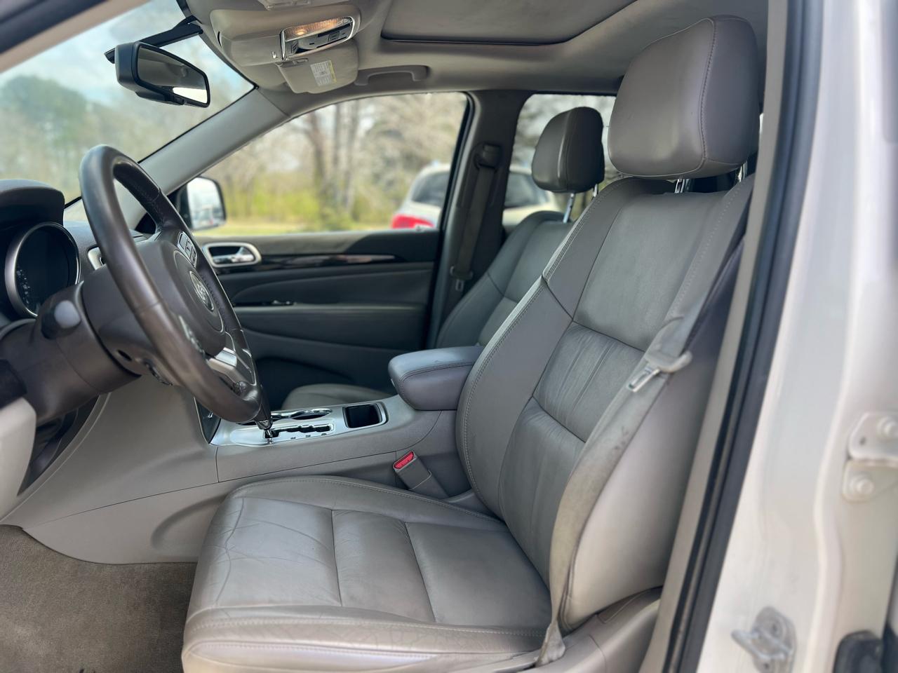 Jeep Grand Cherokee RWD 4dr Laredo 2011