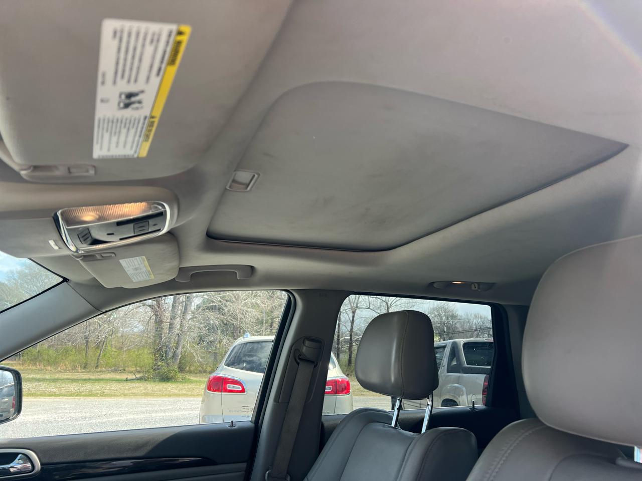 Jeep Grand Cherokee RWD 4dr Laredo 2011