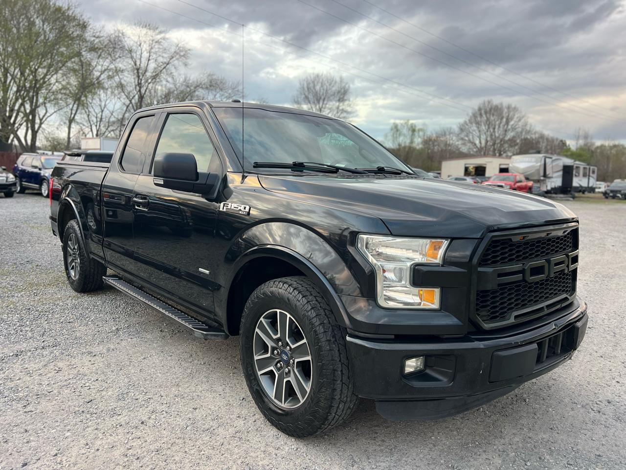 Ford F-150 2WD SuperCab 145" Lariat 2015