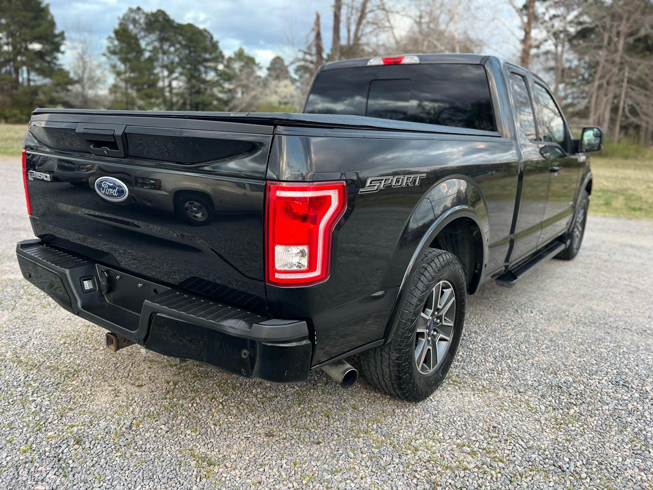 Ford F-150 2WD SuperCab 145" Lariat 2015