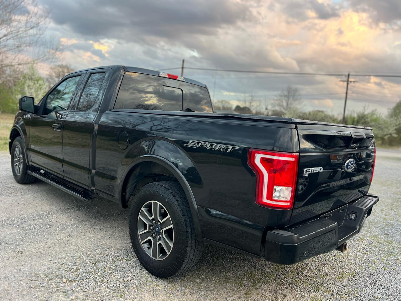 Ford F-150 2WD SuperCab 145" Lariat 2015