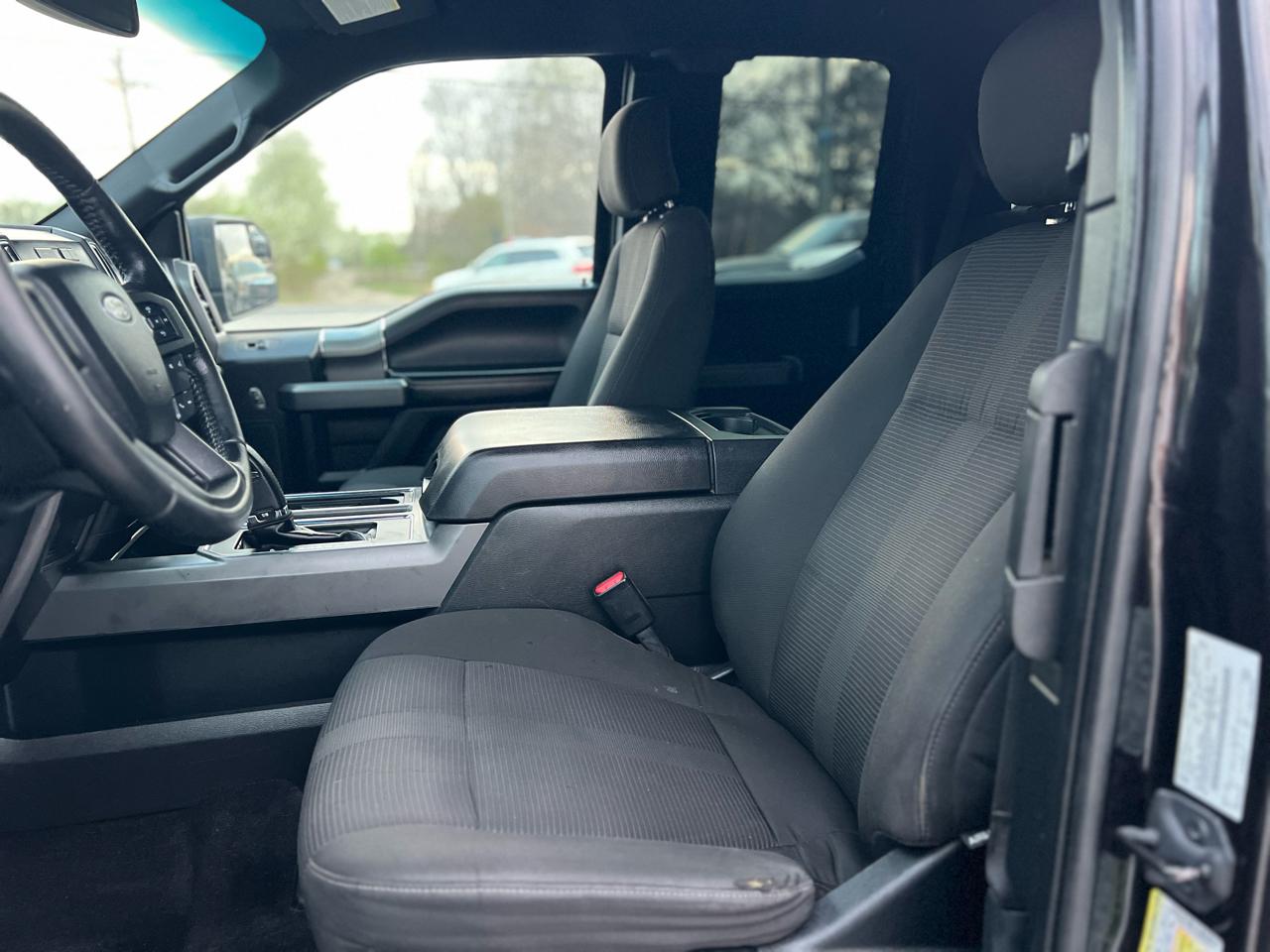 Ford F-150 2WD SuperCab 145" Lariat 2015