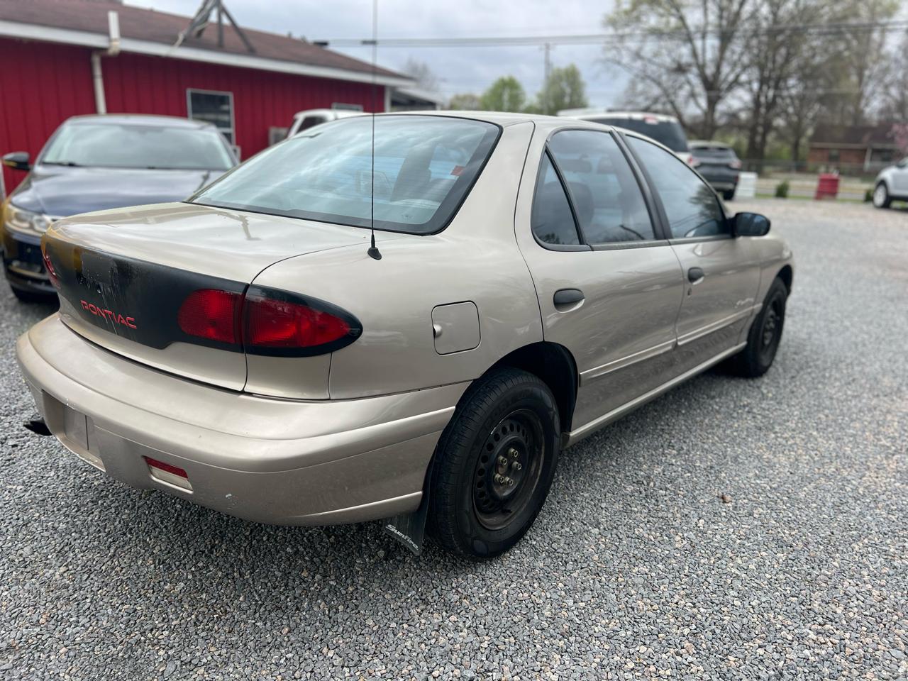 Pontiac Sunfire 4dr Sdn SE 1996