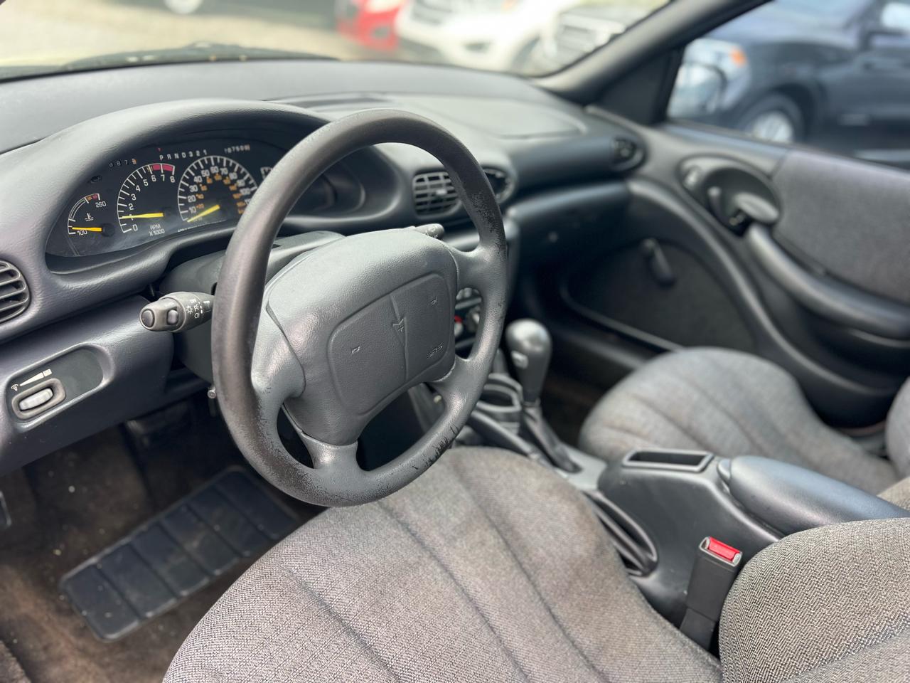 Pontiac Sunfire 4dr Sdn SE 1996