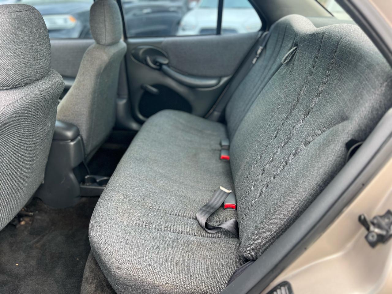 Pontiac Sunfire 4dr Sdn SE 1996