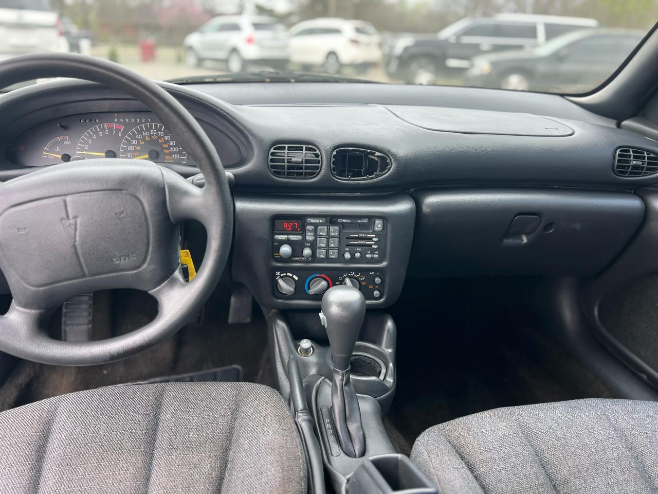 Pontiac Sunfire 4dr Sdn SE 1996