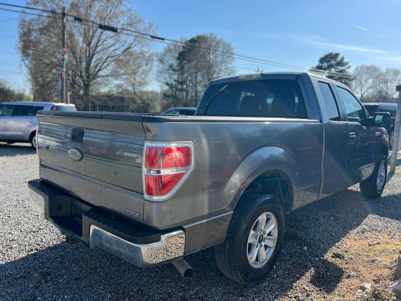 Ford F-150 2WD SuperCab 145" XLT 2011