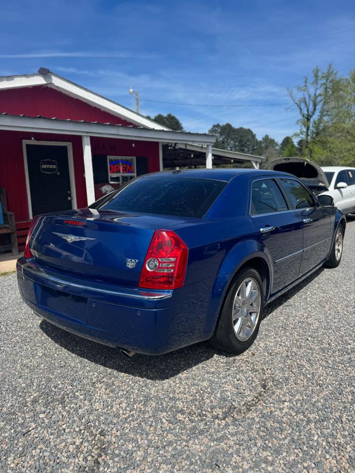 Chrysler 300 4dr Sdn 300C Hemi RWD 2010