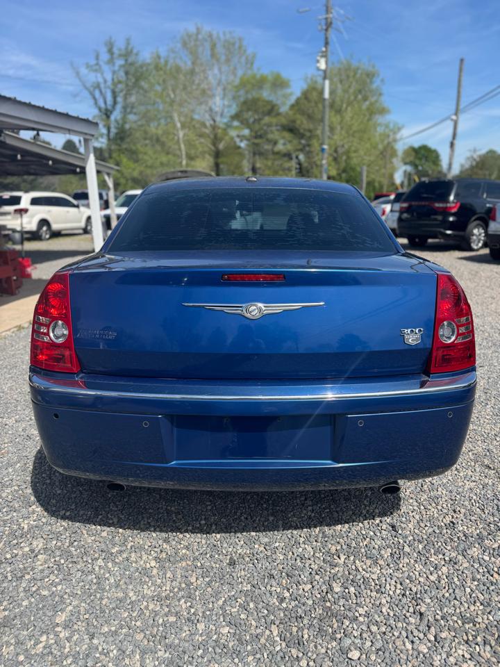 Chrysler 300 4dr Sdn 300C Hemi RWD 2010